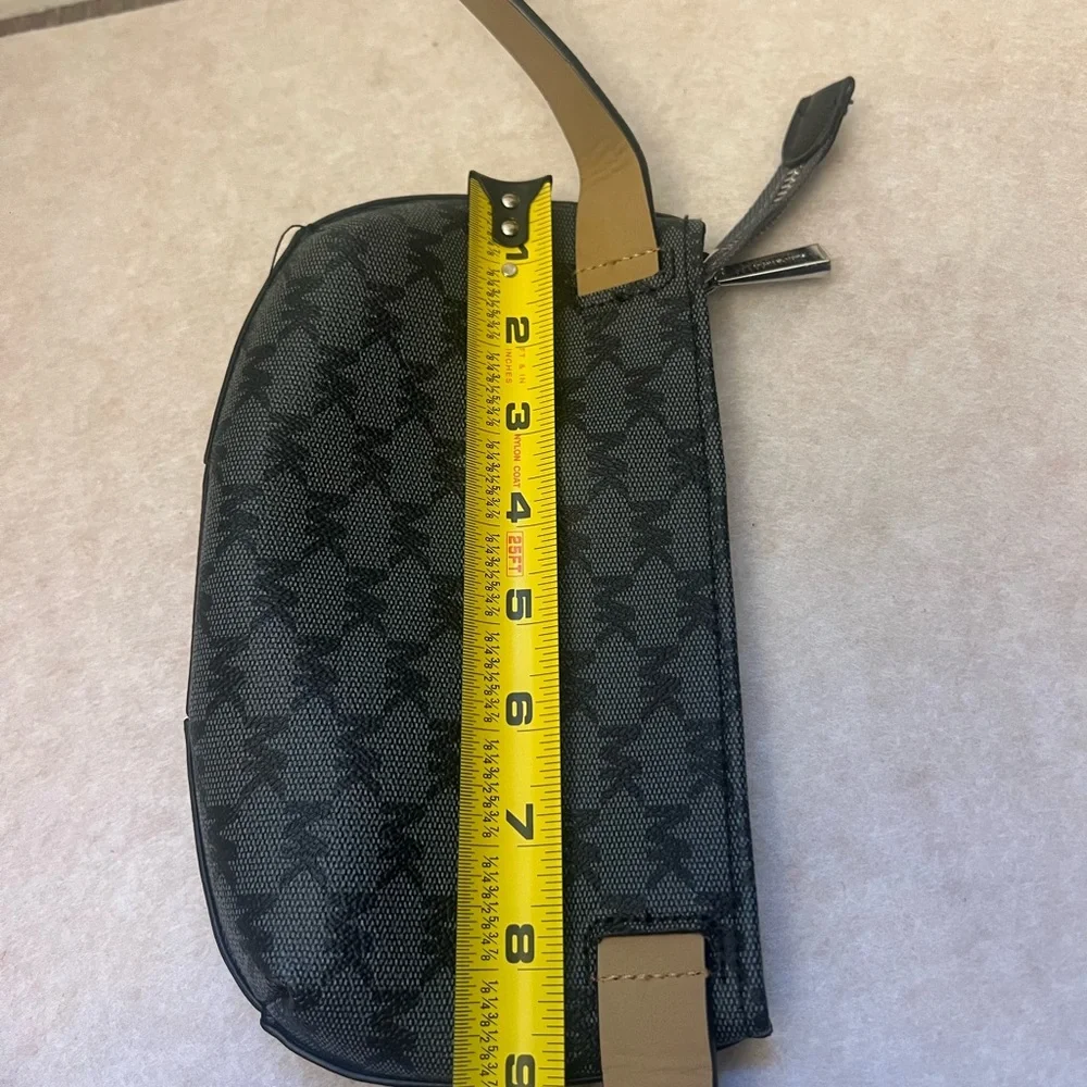 Michael Kors Monogram‎ one size Belt bag